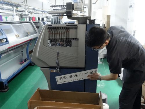 疫情致香港老板孤懸海外,發(fā)不出工資怎么辦?法院妙招解決機械設備糾紛